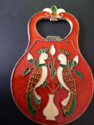 2 Griekse flessenopeners en 2 papierklemmen beschikbaar voor biedingen