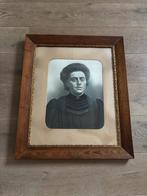 Portrait féminin ancien grandeur nature — 1953, Antiquités & Art, Enlèvement