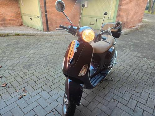 Vespa Piaggio lx125cc van, Fietsen en Brommers, Brommers | Vespa, Zo goed als nieuw, Ophalen