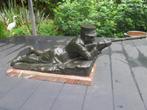 Bronzen beeld Belgische soldaat schietend. Jean Lecroart.TOP, Verzamelen, Ophalen of Verzenden