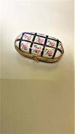 Magnifique ancien pilulier en porcelaine, Ophalen of Verzenden