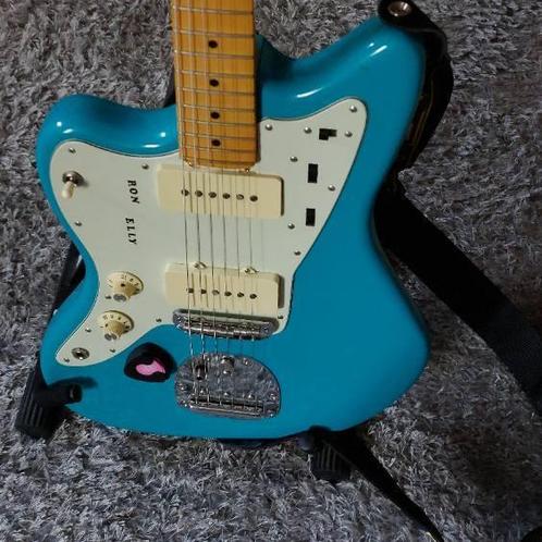 gitaar  FENDER JAZZMASTER LEFT HAND, Musique & Instruments, Instruments à corde | Guitares | Électriques, Comme neuf, Solid body