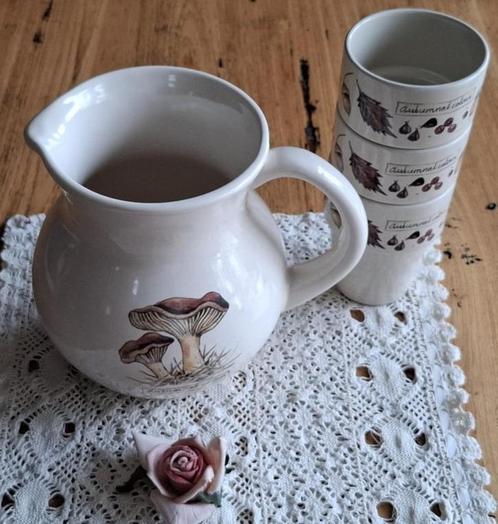 3 Jet Autumnal colour bekers + schenkkan, paddestoel, HERFST, Huis en Inrichting, Keuken | Servies, Zo goed als nieuw, Overige typen