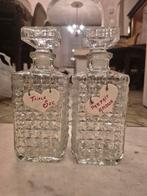Lot de 2 bouteilles à whisky vintage en verre ciselé., Antiquités & Art, Enlèvement
