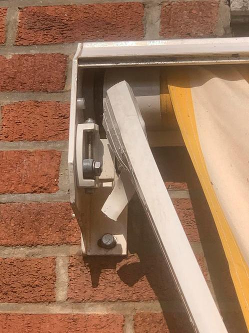 CHERCHE 1 bras de banne solaire electrique (245cm), Tuin en Terras, Zonneschermen, Zo goed als nieuw, Elektrisch, Ophalen