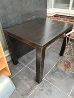 Tafel met leder bekleed, Ophalen