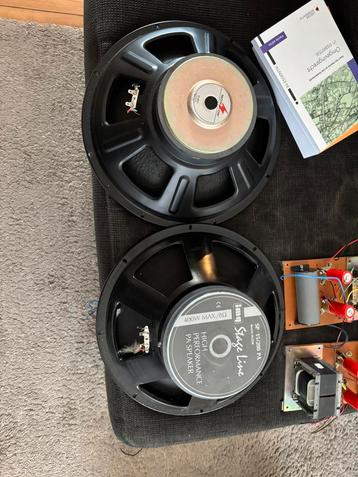 Twee woofers Monacor 12 inch-200w en 15 inch-400w beschikbaar voor biedingen