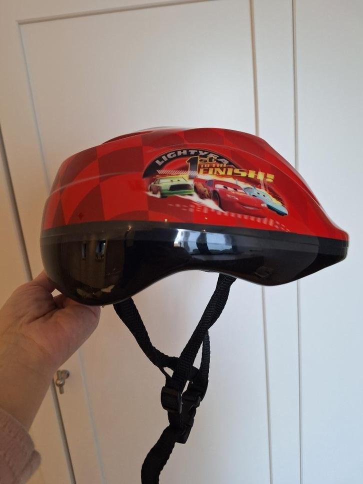Casque de protection vélo Cars Disney Small, Vélos & Vélomoteurs, Accessoires vélo | Casques de vélo, Comme neuf, Garçon, S, Enlèvement ou Envoi