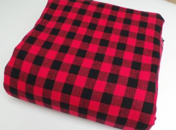 4491) 140x50 cm flanelle de coton carreaux rouge et noir, Enlèvement ou Envoi, Coton, 120 cm ou plus, 30 à 200 cm