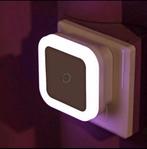 La veilleuse LED s'allume/s'éteint automatiquement, Comme neuf, Enlèvement ou Envoi