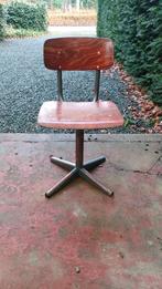 GRATIS - Retro bureaustoeltje kind, Ophalen, Gebruikt, Bruin, Bureaustoel