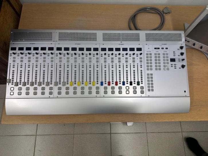 table de mixage Studer Onair 2500, Musique & Instruments, Tables de mixage, Utilisé, 10 à 20 canaux, Entrée micro, Enlèvement