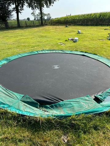 GRATIS Trampoline Berg beschikbaar voor biedingen