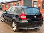 BMW 1 SERIE 116i NIEUWE DISTRIBUTIE ALU VELGEN AIRCO, Auto's, 170 g/km, 4 cilinders, Zwart, Bedrijf