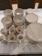 12 delig servies, Huis en Inrichting, Gebruikt, Keramiek, Ophalen of Verzenden, Bord(en)