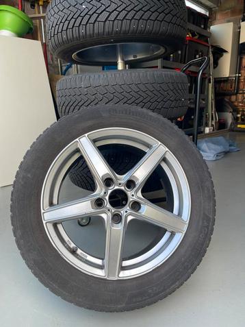 Set winterbanden op Alu  velgen. CONTINENTAL 205/55 beschikbaar voor biedingen