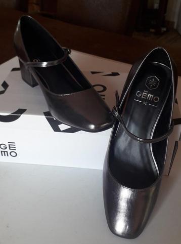 Chaussures femme argentées à talon P.40