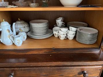 Servies van "Wunsiedel Bavaria Porzellan" beschikbaar voor biedingen