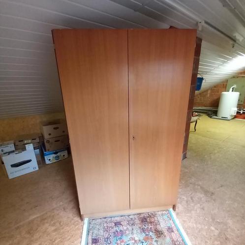 armoire penderie en teck 1m68 H, Maison & Meubles, Armoires | Penderies & Garde-robes, Utilisé, Teck, Enlèvement