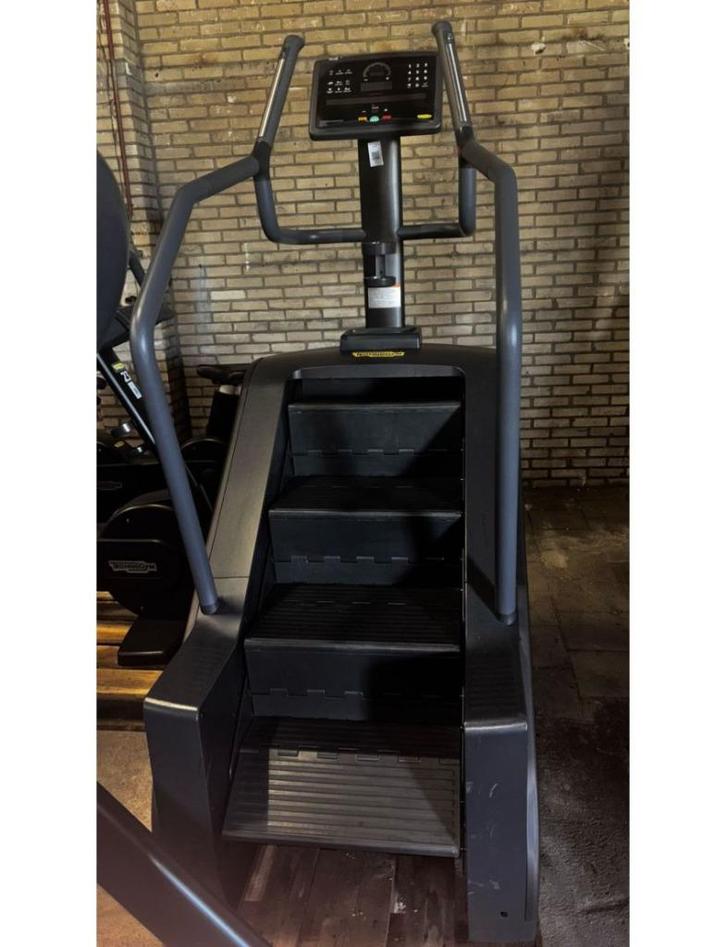 Technogym Excite Climb 1000 LED, Sport en Fitness, Fitnessmaterialen, Gebruikt, Overige typen, Armen, Benen, Borst, Buik, Rug