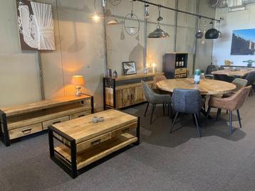 MEGA VERKOOP VAN MASSIEF HOUTEN EETKAMERMEUBELEN, Huis en Inrichting, Complete eetkamers, Ophalen of Verzenden, Nieuw, Industrieël