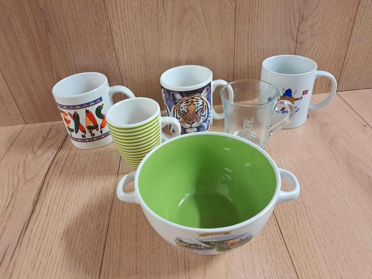 Set van 6 kopjes, bekers en kommen, Huis en Inrichting, Keuken | Servies, Gebruikt, Ophalen