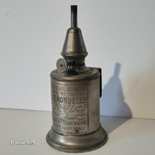 Très jolie lampe pigeon, lampe à pétrole, marque l’hirondell, Antiek en Kunst, Antiek | Verlichting, Verzenden