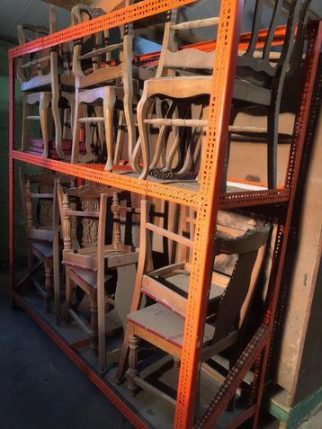 2maal 6 stoelen en 2 ligstoelen terras ,een bod per deel of. beschikbaar voor biedingen