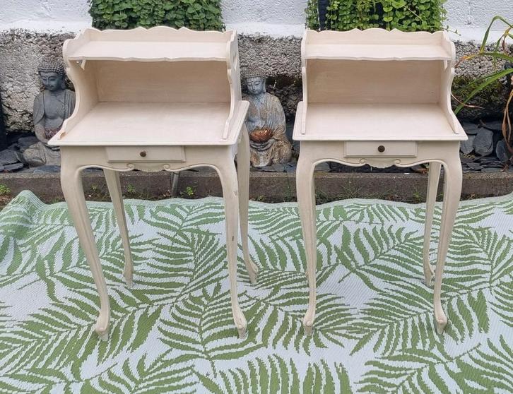 Deux tables de chevet vintage à relooker, Antiek en Kunst, Antiek | Meubels | Tafels, Ophalen