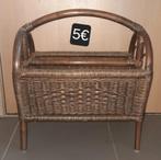 Rotan krantenhouder, Huis en Inrichting, Woonaccessoires | Krantenbakken en Lectuurbakken, Ophalen, Zo goed als nieuw