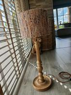 Retro landelijke tafellamp, Ophalen, Hout, Landelijk retro, 50 tot 75 cm