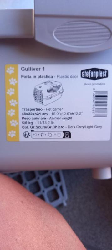 Kattentransport, kattentoilet en eetbakjes beschikbaar voor biedingen