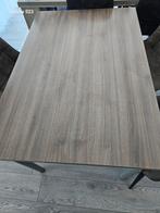 Keuken tafel bruin 80120 cm met 3 bruine stoelen ., Ophalen, Zo goed als nieuw