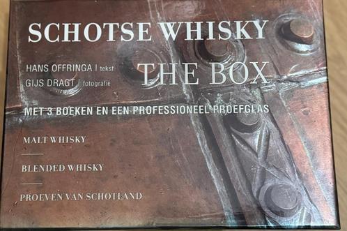 Schotse Whisky the box glas + 3 boeken - Hans Offringa, Verzamelen, Glas en Drinkglazen, Zo goed als nieuw, Ophalen of Verzenden