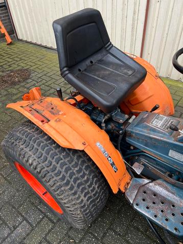 GEZOCHT Kubota spatborden / zijschermen b7100 b7001 enz 