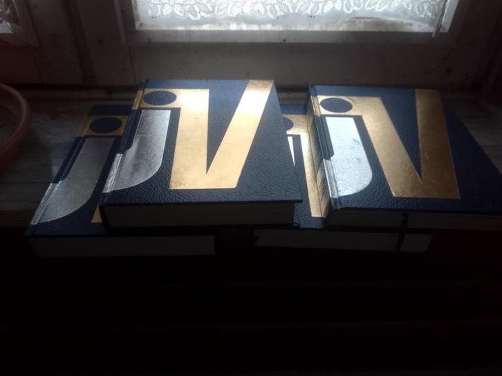 4 livres de Jules Verne, Boeken, Literatuur, Zo goed als nieuw, Ophalen