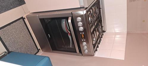 gasfornuis en dampkap in inox, Elektronische apparatuur, Fornuizen, Gebruikt, Vrijstaand, Gas, 4 kookzones, 85 tot 90 cm, 45 tot 60 cm