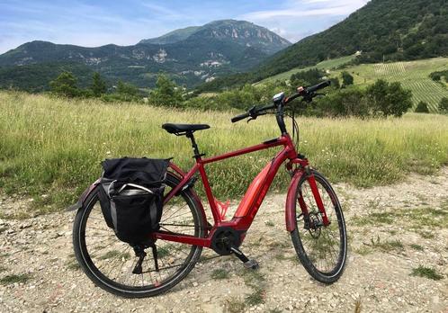 CUBE Touring Hybrid One 500 red, Fietsen en Brommers, Elektrische fietsen, Zo goed als nieuw, Cube, 51 tot 55 cm, Ophalen