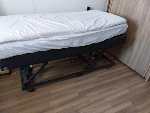 Luxe Elektrische Boxspring met Topper – Zo goed als nieuw, Huis en Inrichting, Slaapkamer | Boxsprings, Zo goed als nieuw, 90 cm
