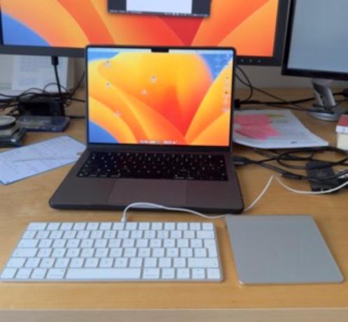 Apple Magic-toetsenbord: Bluetooth -Apple Magic-trackpad, Computers en Software, Apple Macbooks, Zo goed als nieuw, MacBook, Azerty