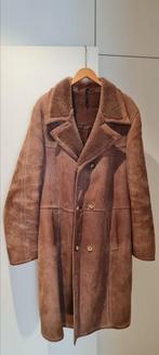 Manteau en mouton retourné, Ophalen, Gedragen