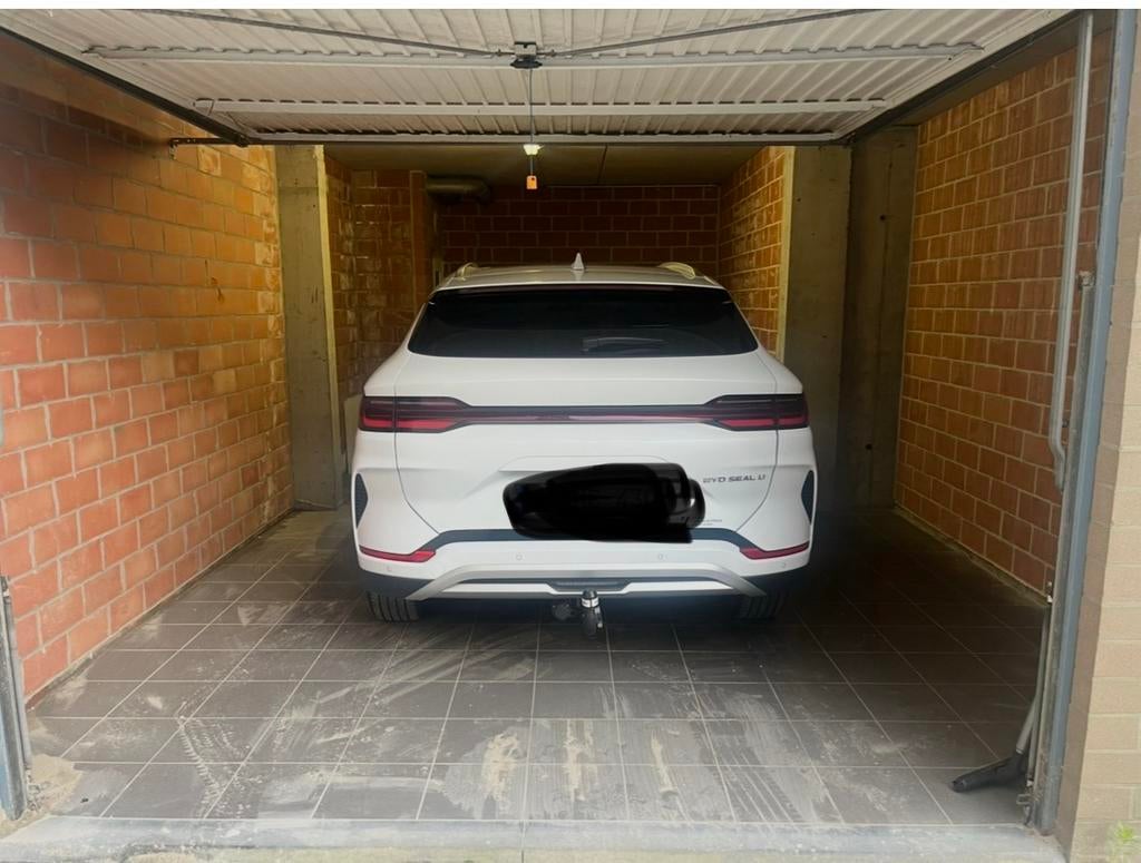 Garage in De Panne, Enlèvement, Comme neuf