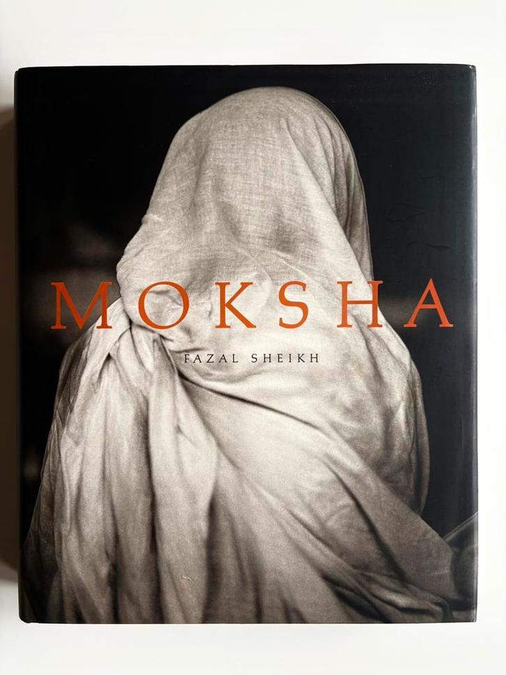 MOKSHA. Fazal Sheikh, Livres, Art & Culture | Photographie & Design, Comme neuf, Photographes, Enlèvement ou Envoi
