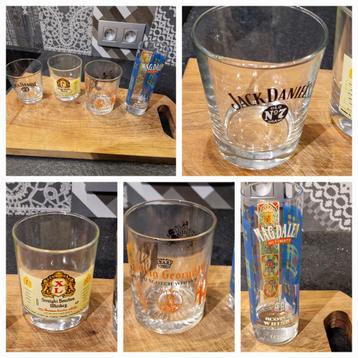 Ensemble de 4 verres à whisky  beschikbaar voor biedingen