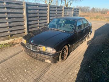 Bmw e36 320 sedan drift  beschikbaar voor biedingen