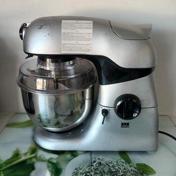 Keukenmachine zonder kloppers en deeghaak beschikbaar voor biedingen