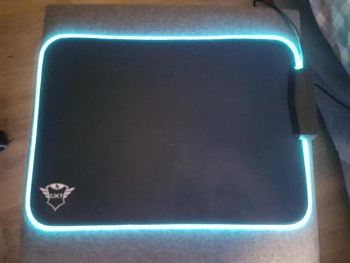 Trust GXT 765 Glide-flex RGB muismat, Computers en Software, Muismatten, Zo goed als nieuw, Gaming muismat, Ophalen