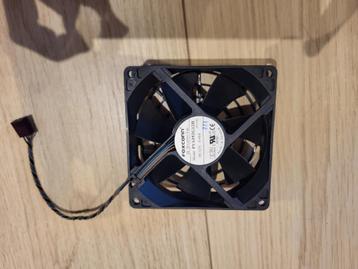 90mm fan: Foxconn pv902512L