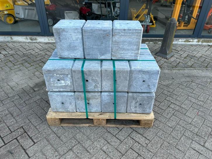 Hardsteen sokkel/hardsteen poer 28x28x33CM 4x facetrand, Tuin en Terras, Overkappingen, Nieuw, Overige typen, Ophalen