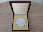 Médaille en porcelaine, Lutherstadt Wittenberg, Schloßkirche, Timbres & Monnaies, Pièces & Médailles, Enlèvement ou Envoi, Autres matériaux